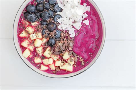 Tropical Pitaya (Dragon Fruit) Smoothie Bowl - Jessi's Kitchen