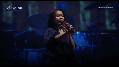 Mitski - A Pearl (Live at Primavera Sound - São Paulo) - YouTube