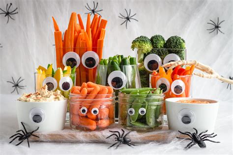 Easy Monster Halloween Veggie Tray (plus more ideas!) | Maple + Mango