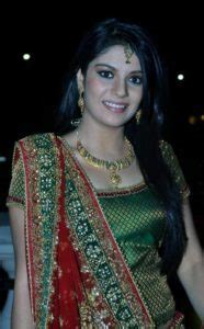 Pooja Gor Height, Weight, Age, Biography, Family, Boyfriends, Facts