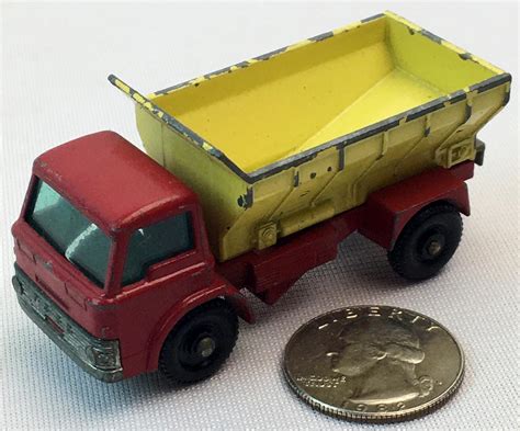 Lot - Vintage 1960's Matchbox No. 70 Grit-Spreading Truck