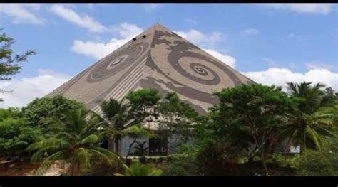 LOST: A HISTORICAL CIVILIZATION FOUND IN INDONESIA! GUNUNG PADANG ...