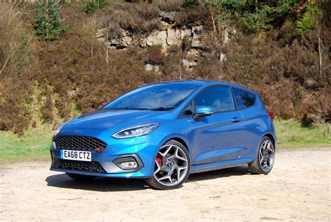 2019 ford fiesta st blue front side review roadtest - Driving Torque