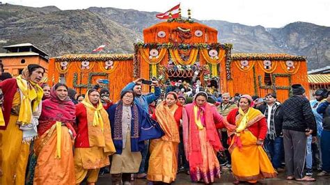 Badrinath Temple - Significance, Location, Architectural, Timings