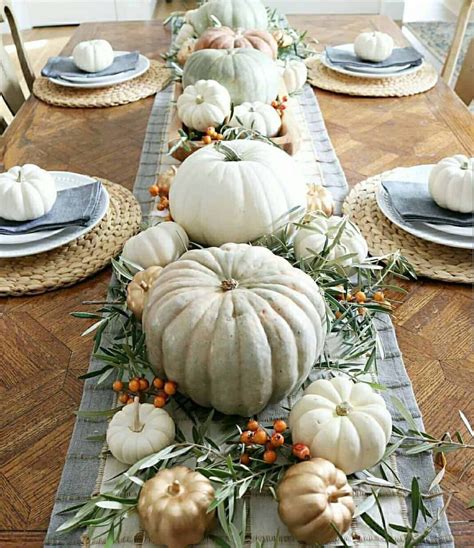 25+ Beautiful And Elegant Centerpiece Ideas For A Thanksgiving Table ...