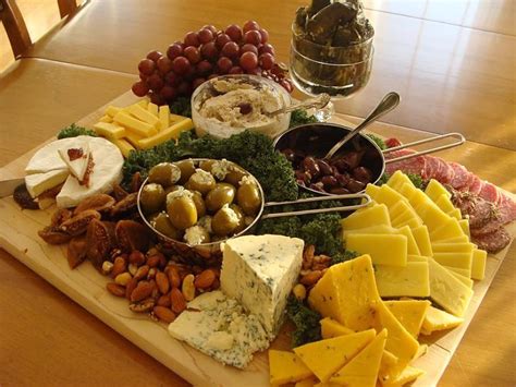 Best Cheese Platter Ideas and Recipes - Cheese and Fruit Party Plates