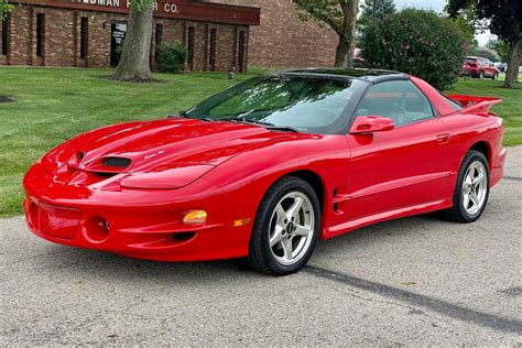 Pontiac Firebird Trans Am: Buyer's Guide [UPDATED H2 2024]