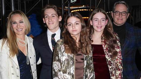 Sarah Jessica Parker & Matthew Broderick Bring 3 Kids On Rare Family ...