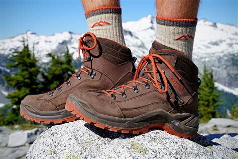 Review: Lowa Renegade GTX Mid | Switchback Travel