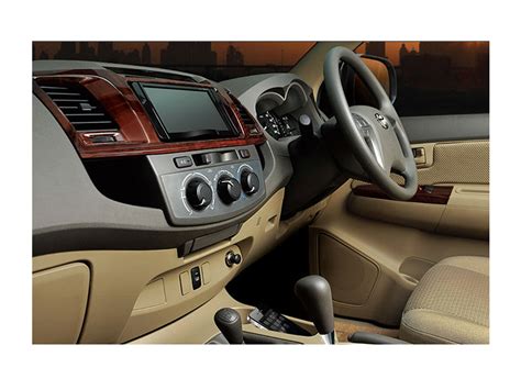 Toyota Hilux Vigo Champ G Price in Pakistan, Specification & Features ...