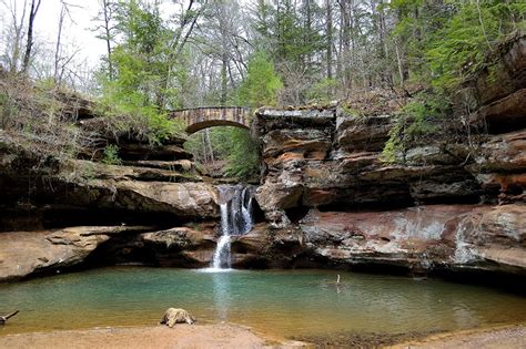 Photo USA Hocking Hills State Park Crag bridge Nature Waterfalls