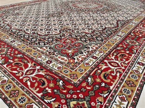 Classic Pattern Multicolour Wool Carpet (200x300 cm) | Mongulai.com