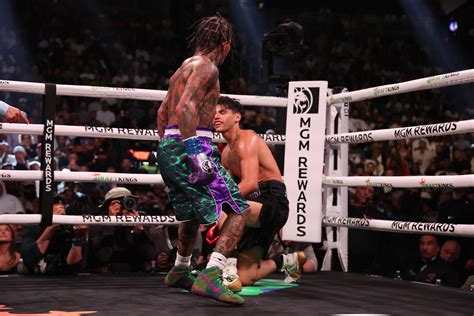 Gervonta Davis def. Ryan Garcia by KO: Best photos…