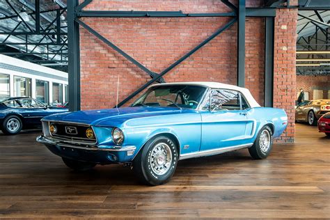 Ford Mustang convertible blue (2) - Richmonds - Classic and Prestige ...