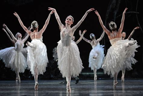 Royal Ballet – Swan Lake – London – DanceTabs