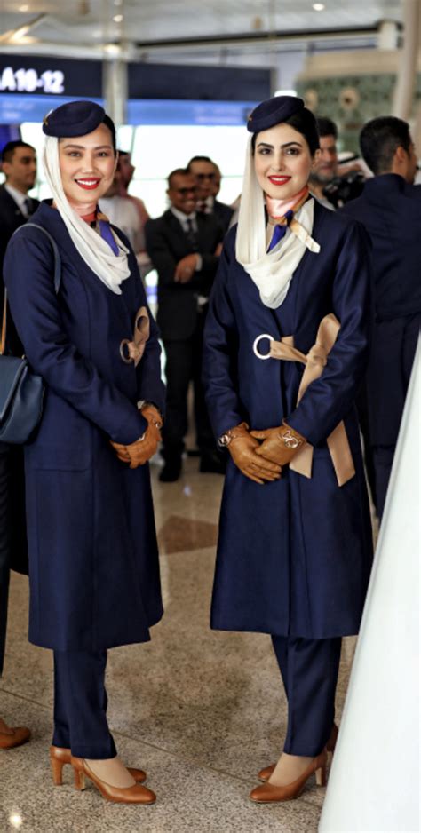 Saudi Arabian Airlines debuts new cabin crew uniform | Arab News