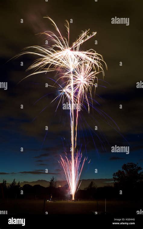 Bonfire Night UK England 5th November Fireworks Rockets Stock Photo - Alamy