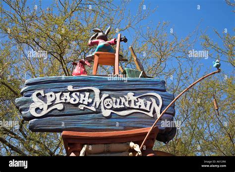 Splash Mountain ride sign, Frontierland, Magic Kingdom, Disney World ...