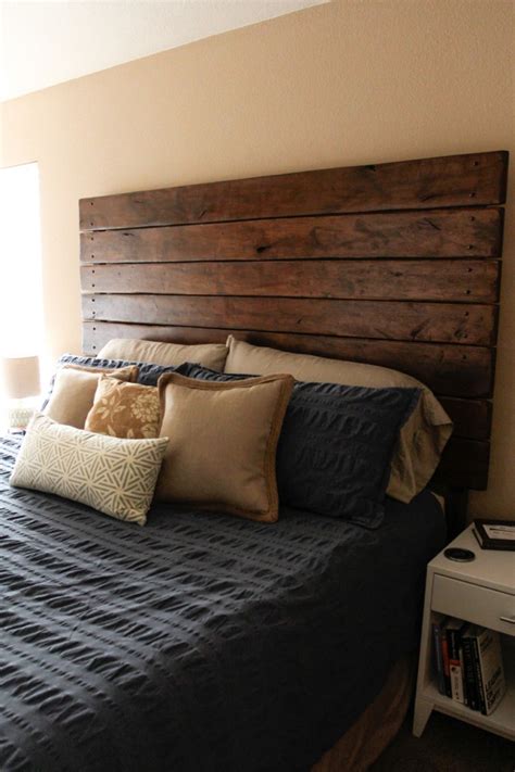 Easy DIY Wood Plank Headboard - Do-It-Yourself Fun Ideas