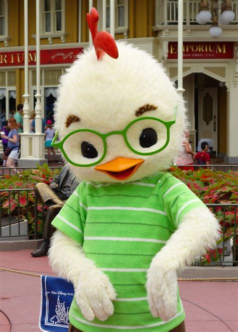 Chicken Little at Long-lost Friends Magic Kingdom Disney World's Magic ...