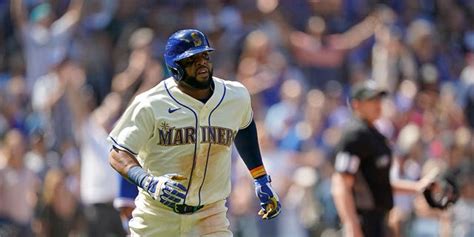 Mariners sweep the Blue Jays powered by Carlos Santana's two home runs ...