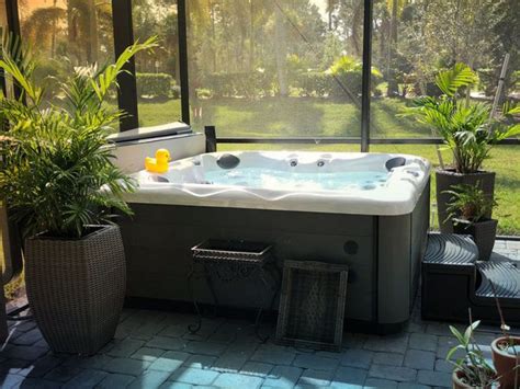 Amazing four-person hot tubs for your backyard - Master Spas Blog