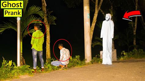 Scary Ghost Prank at Night 2022 | Funny Prank Videos || Prank Pocong ...