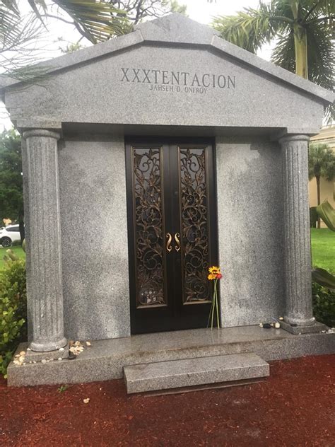 Xxxtentacion Gravestone