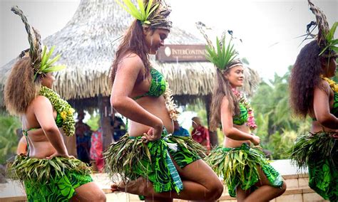 Famous Hawaiian Hula Dancers • The Grom Life