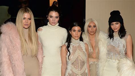 The Kardashian-Jenner Sisters' Best Belfies | Entertainment Tonight