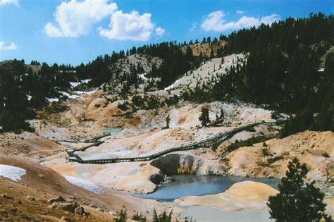 Lassen Volcanic Wonders: Nature’s Fiery Beauty Unleashed - US Parks