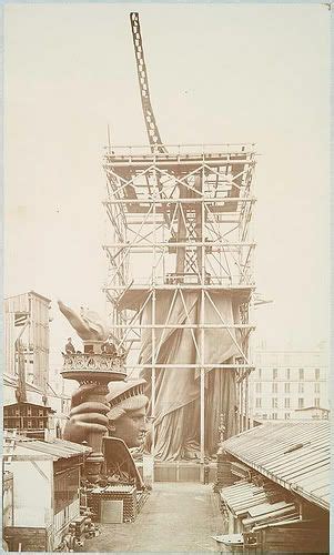 The Statue of Liberty Under Construction | Unp.me