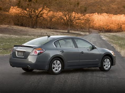 Nissan Altima Hybrid by Model Year & Generation - CarsDirect