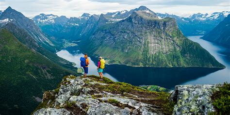 Hiking - Official travel guide to Norway - visitnorway.com