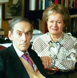 Jeremy Thorpe Biography, Jeremy Thorpe's Famous Quotes - Sualci Quotes 2019