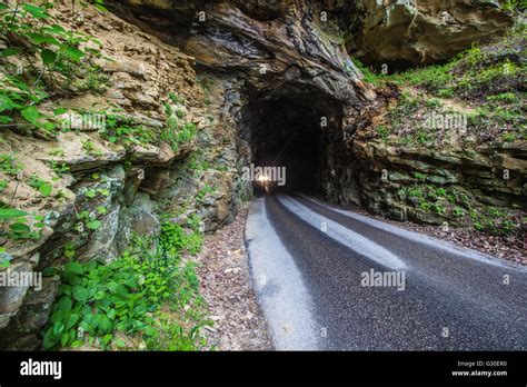 Der verwunschene Nada-Tunnel. Die 900 Fuß Nada Tunnel in der Red River ...