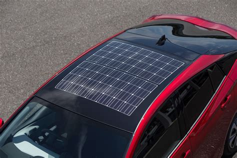 Electric car with solar panels - TWO | PSBDigital