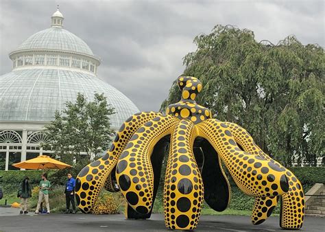 Yayoi Kusama Sculptures Inspire More Than Joy at 'Cosmic Nature' - FF2 ...