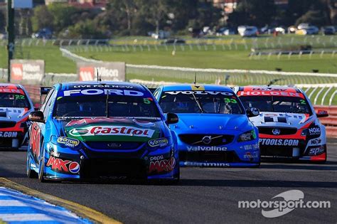 V8 Supercars invites teams to re-homologate aero packages for 2015