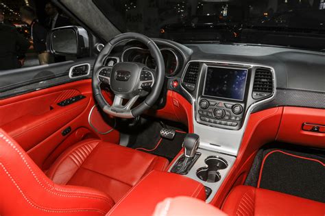 The 2018 Jeep Grand Cherokee Trackhawk is an SUV That Runs 11-Second ...