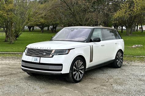 2023 Land Rover Range Rover SV | Luxury SUV Review - Reviews | Driving