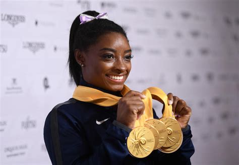 Texan Simone Biles Named 2019 AP Female Athlete Of The Year - CBS Texas