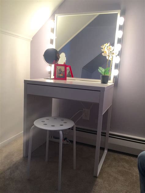 Minimalist Ikea Makeup Vanity Lights for Streamer | Gaming Room and ...