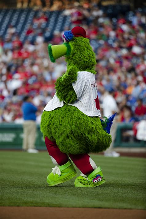 Phanatic mascot gets new look as Phillies, creators tangle