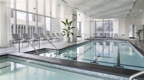 Minneapolis Luxury Hotel Indoor & Outdoor Pool | Four Seasons