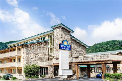 Days Inn & Suites by Wyndham Downtown Gatlinburg Parkway | Gatlinburg ...