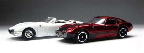 First Look: Hot Wheels Retro Entertainment Toyota 2000GT Roadster ...