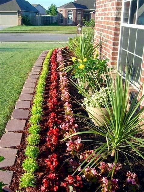 35 Beautiful Flower Beds Design Ideas In Front Of House - MAGZHOUSE