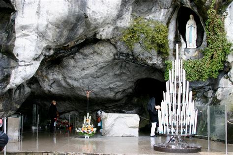 File:Grotto of Lourdes - Lourdes 2014 (3).JPG - Wikimedia Commons