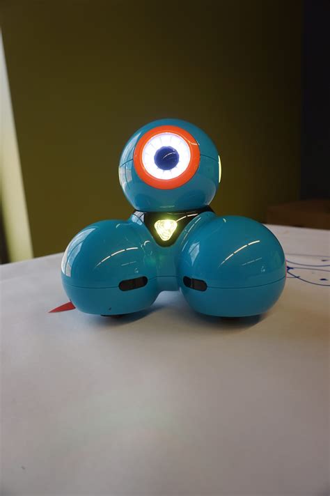 Kids can Learn to Code April 16 with Dash the Robot! | Tolland Public ...